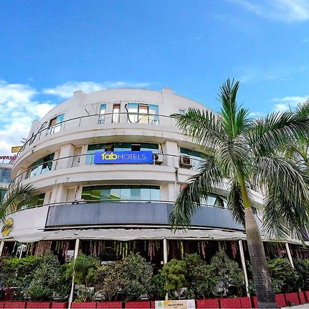 فندق Fabexpress White House - Nr Midc Khargar Koparpāda المظهر الخارجي الصورة
